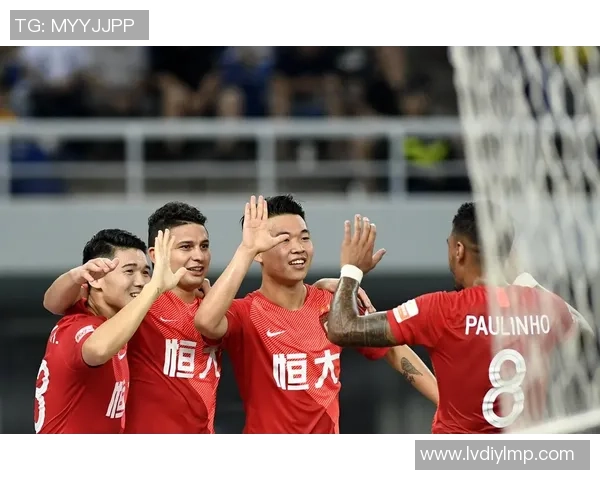 广州恒大主场迎战青岛队全力争胜力争积分榜前列