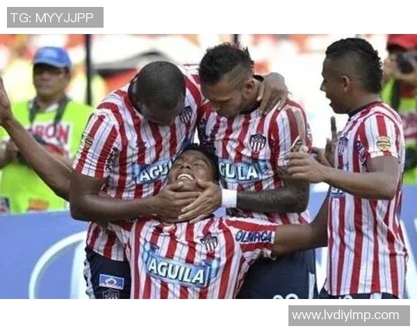 拉鲁斯与圣罗伦素的精彩对决揭示足球战术的博弈与激情